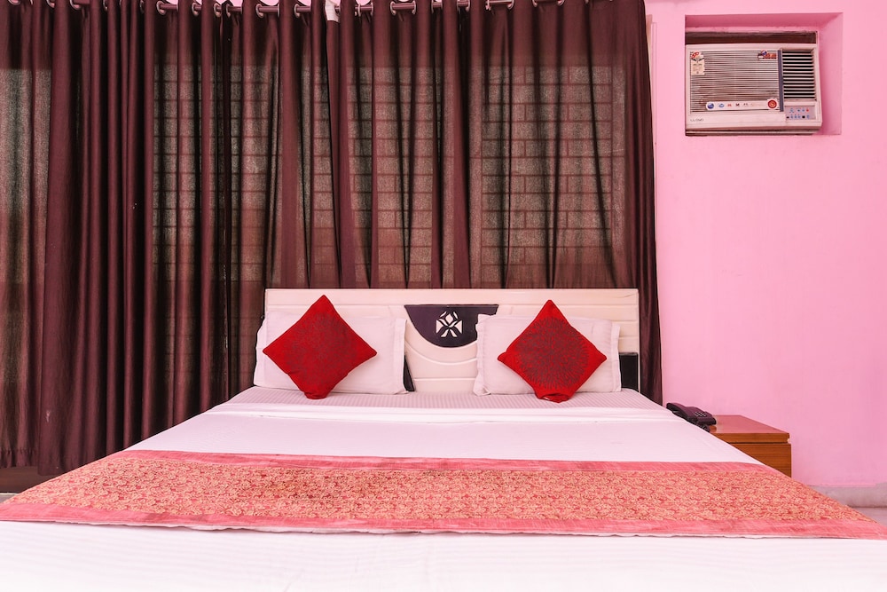 Golden Park By OYO Rooms