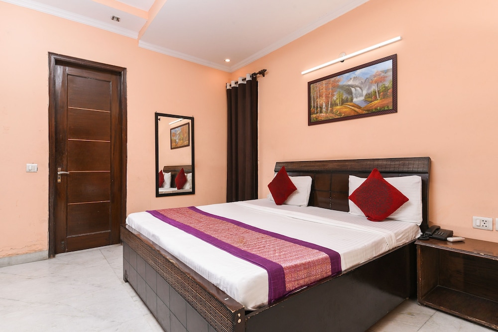 Golden Park By OYO Rooms