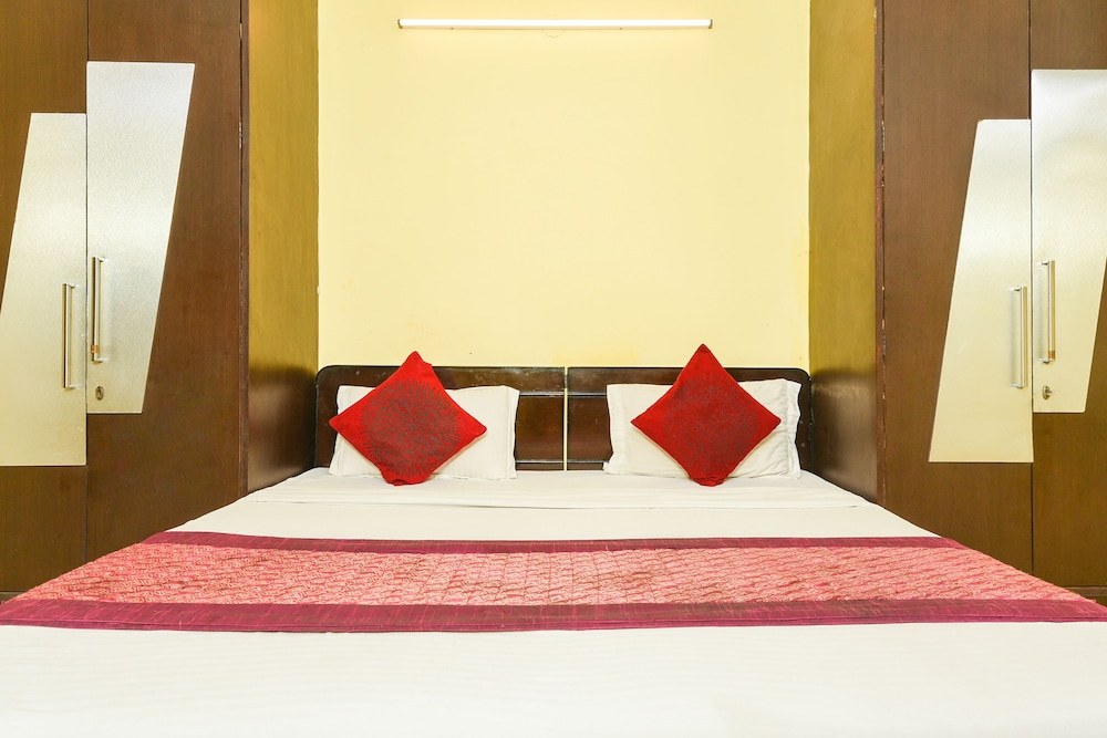 Golden Park By OYO Rooms