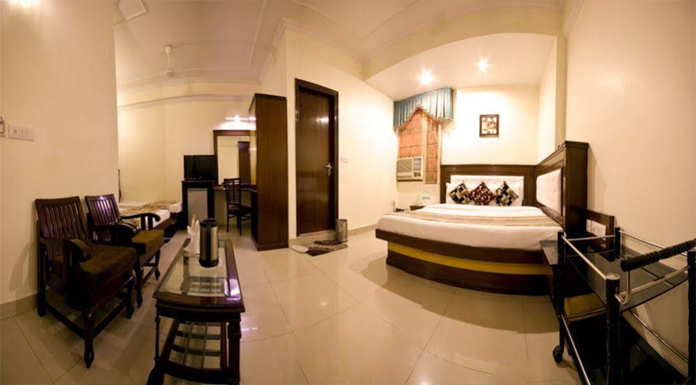 Grand Park Inn