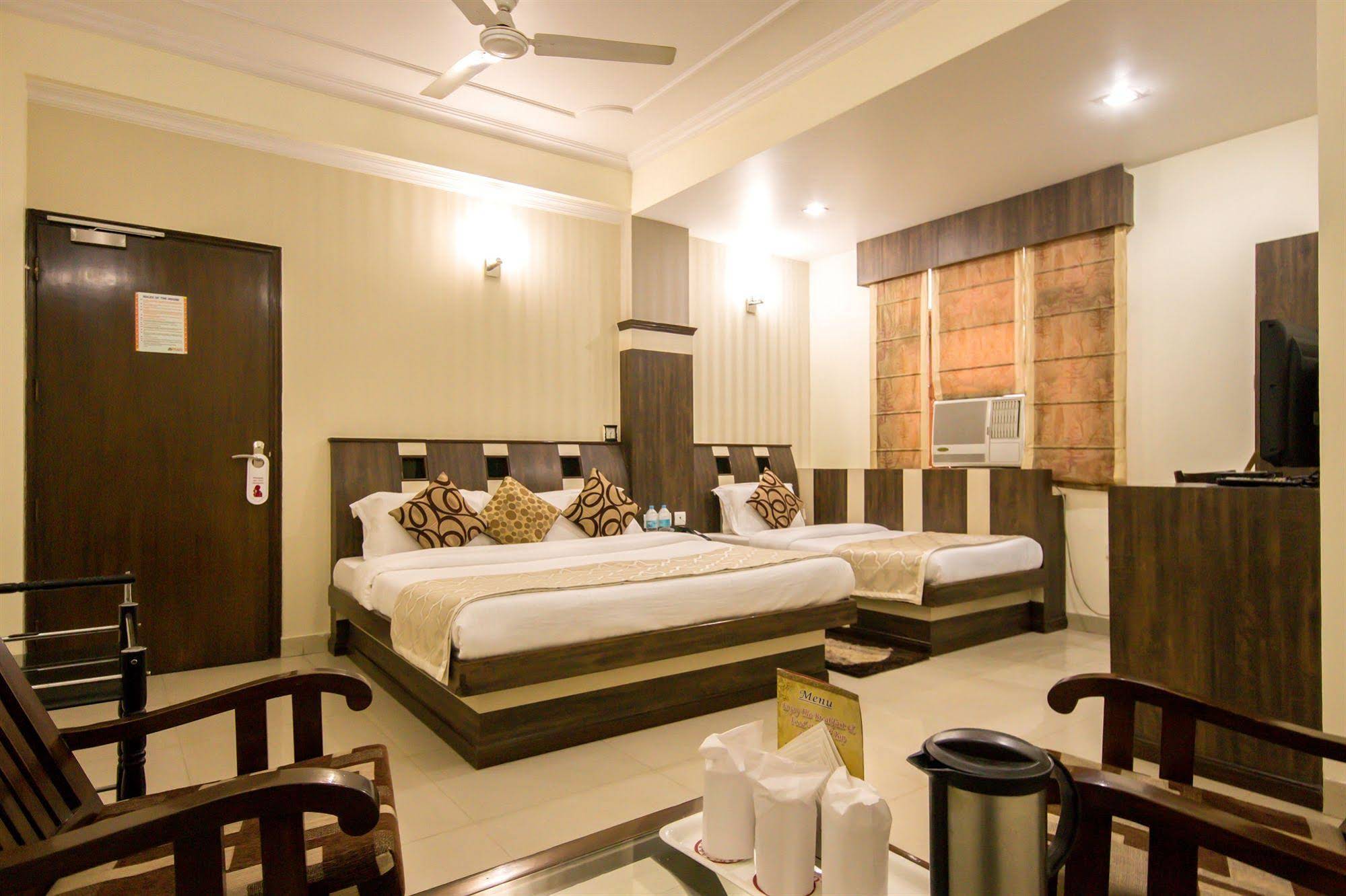 Grand Park Inn