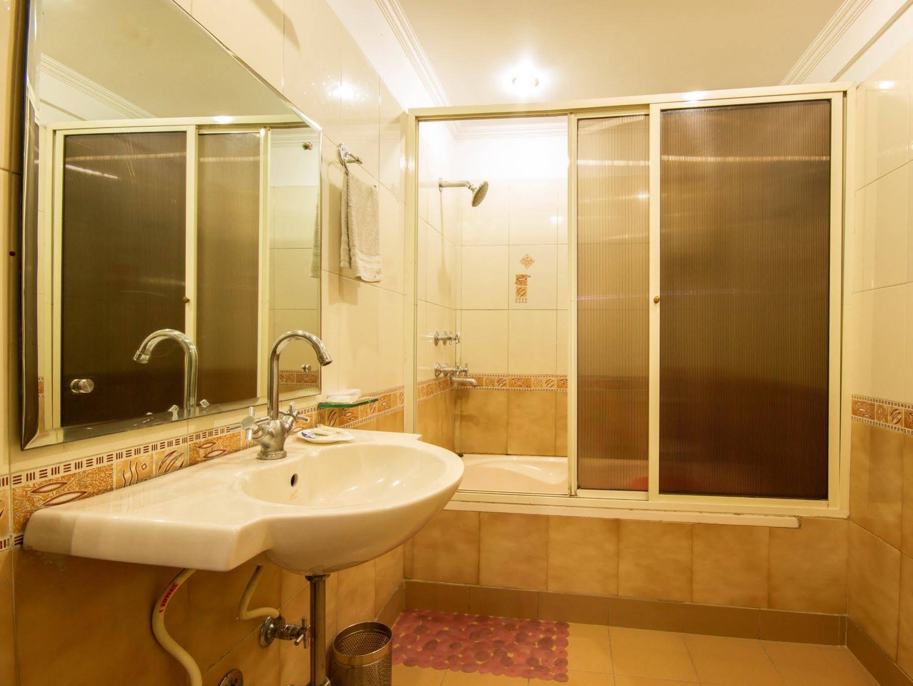 Grand Park Inn
