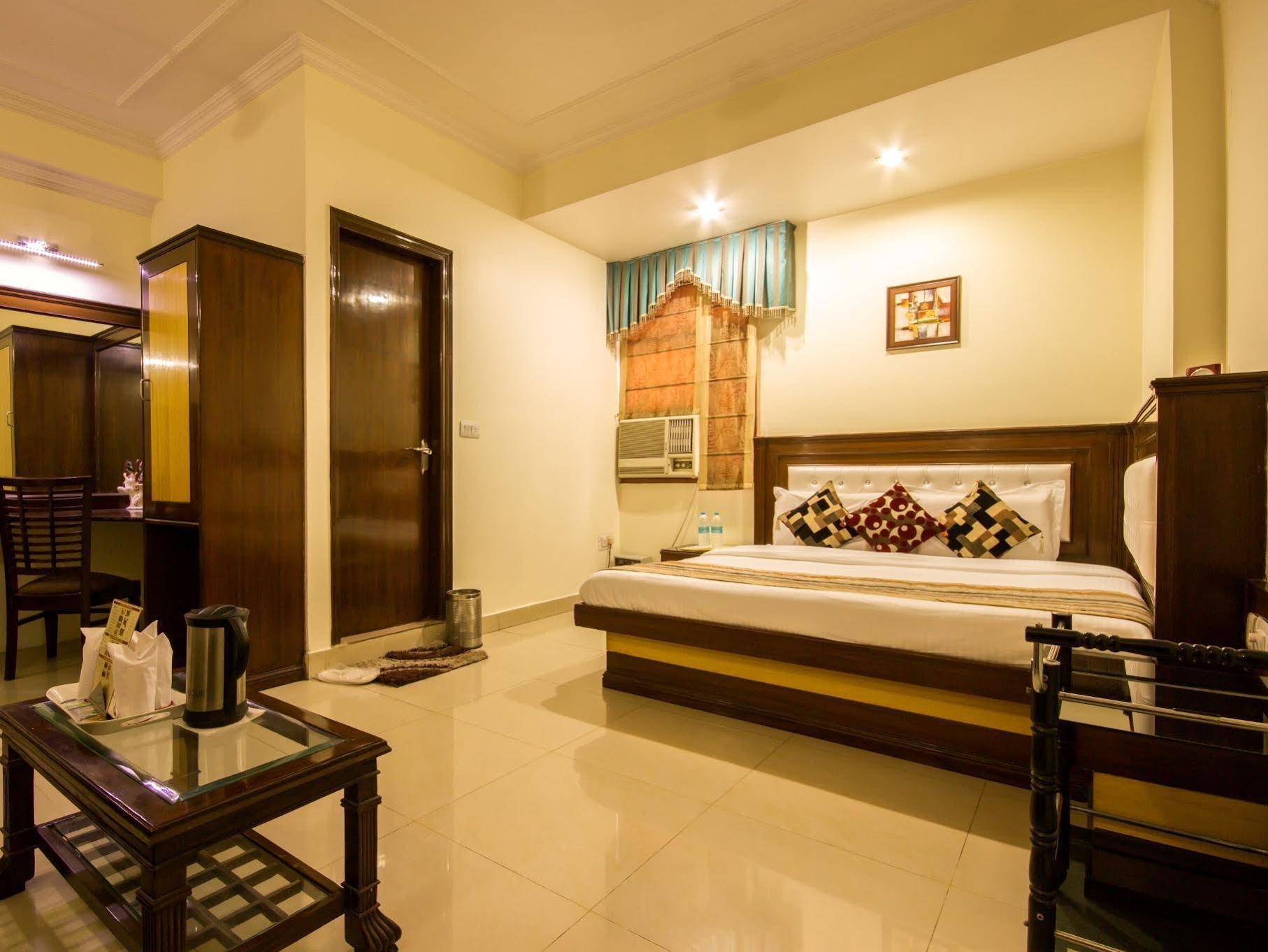Grand Park Inn
