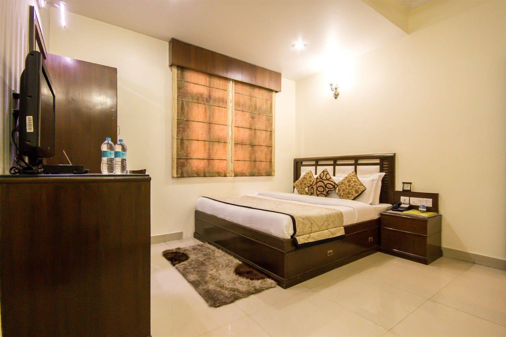 Grand Park Inn