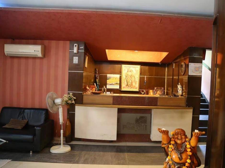 Grand Peepal