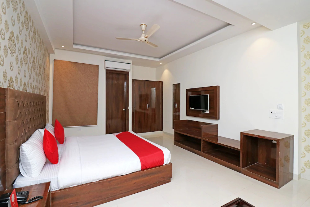 Grd Suites By OYO Rooms