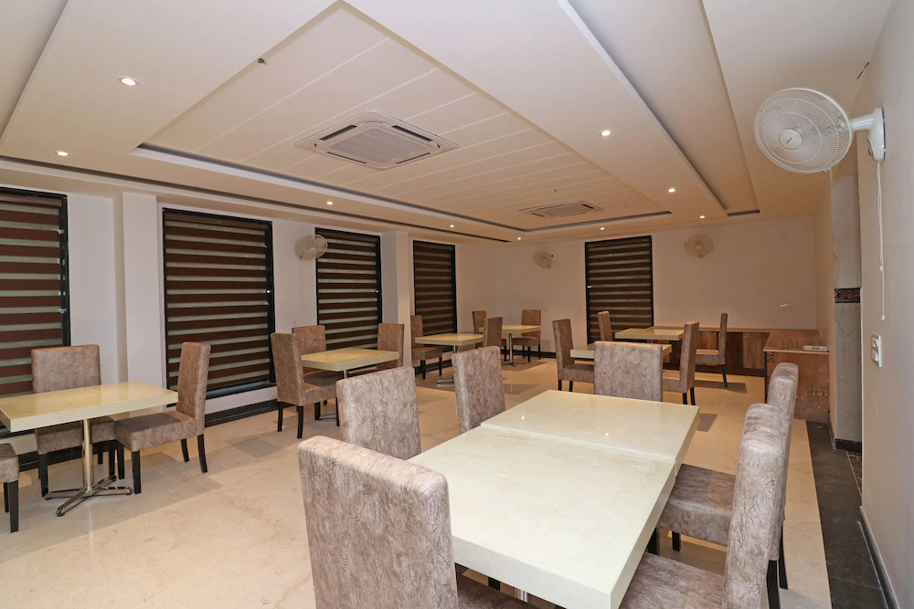 Grd Suites By OYO Rooms