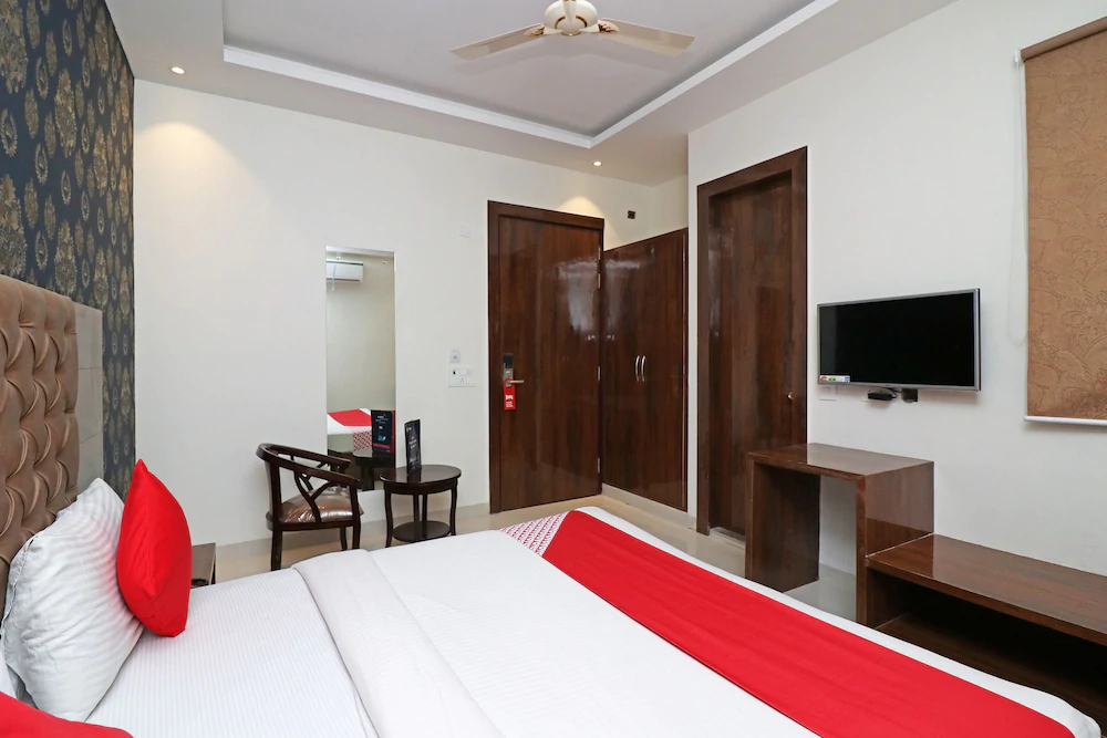 Grd Suites By OYO Rooms