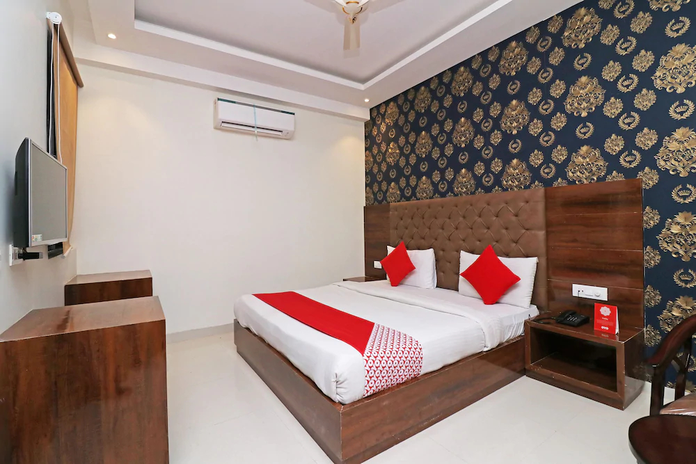 Grd Suites By OYO Rooms
