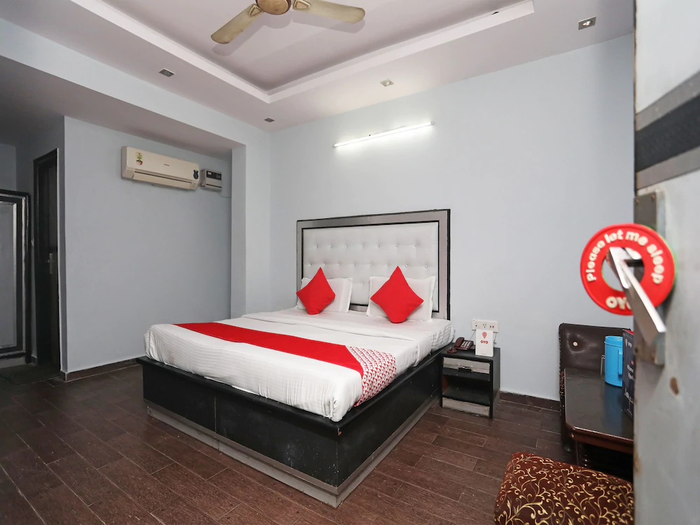 Hotel3BS Houses Dx by OYO Rooms