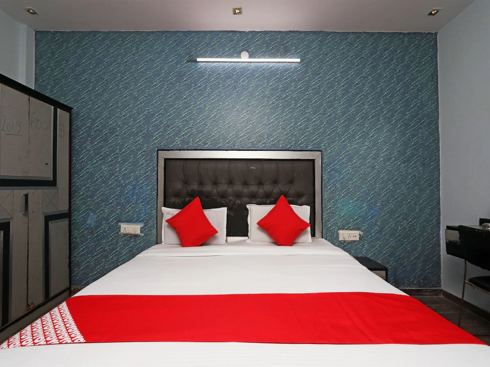 Hotel3BS Houses Dx by OYO Rooms
