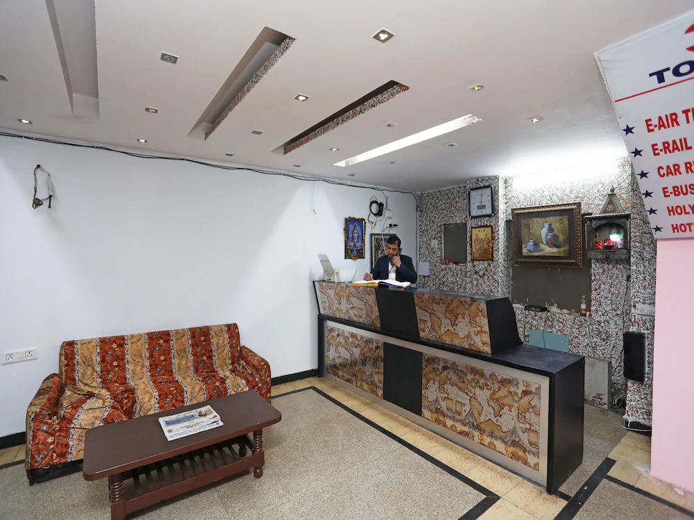 Hotel3BS Houses Dx by OYO Rooms