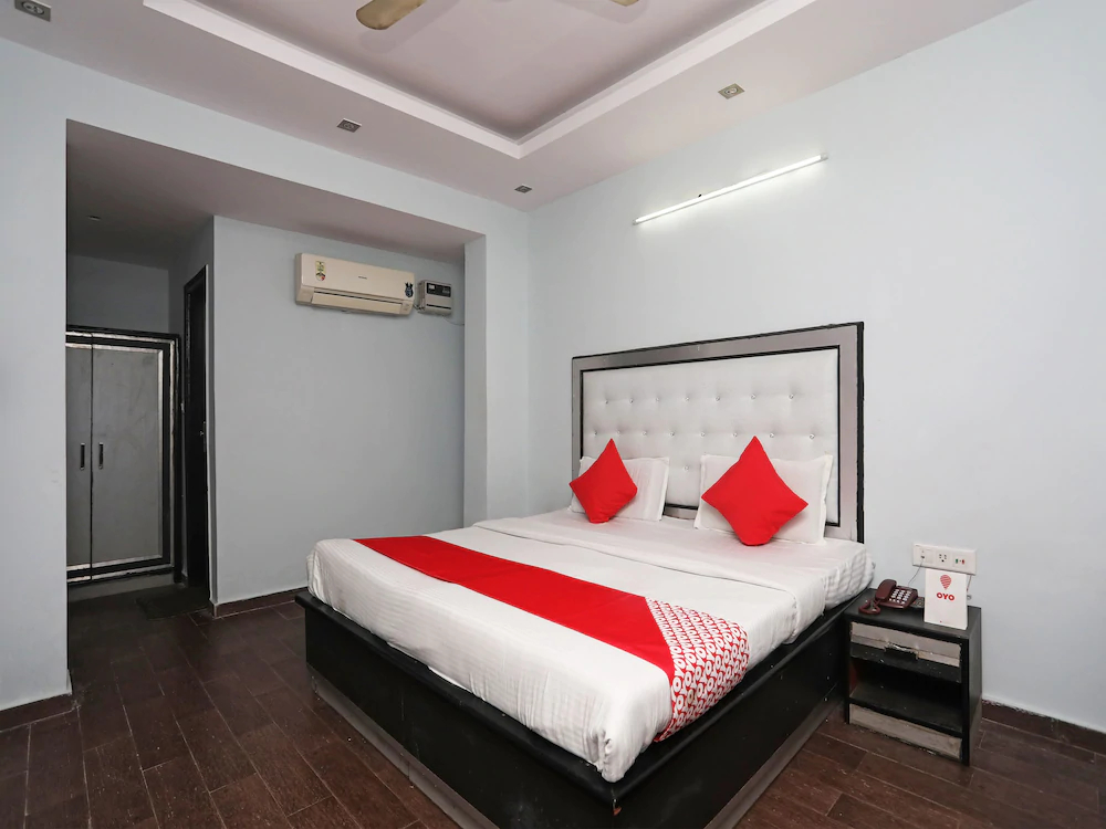 Hotel3BS Houses Dx by OYO Rooms