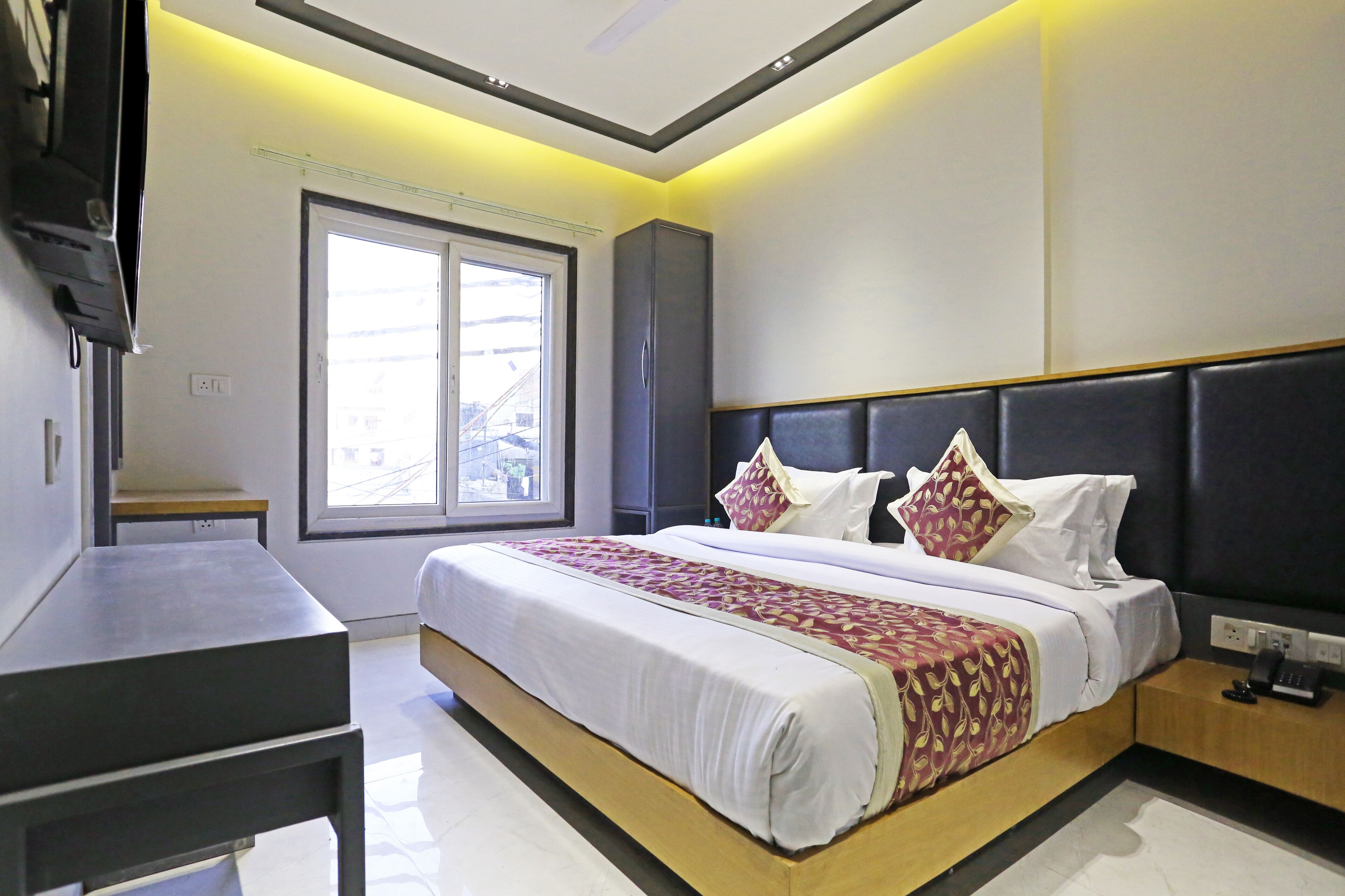 Hotel Applewood Delhi Airport