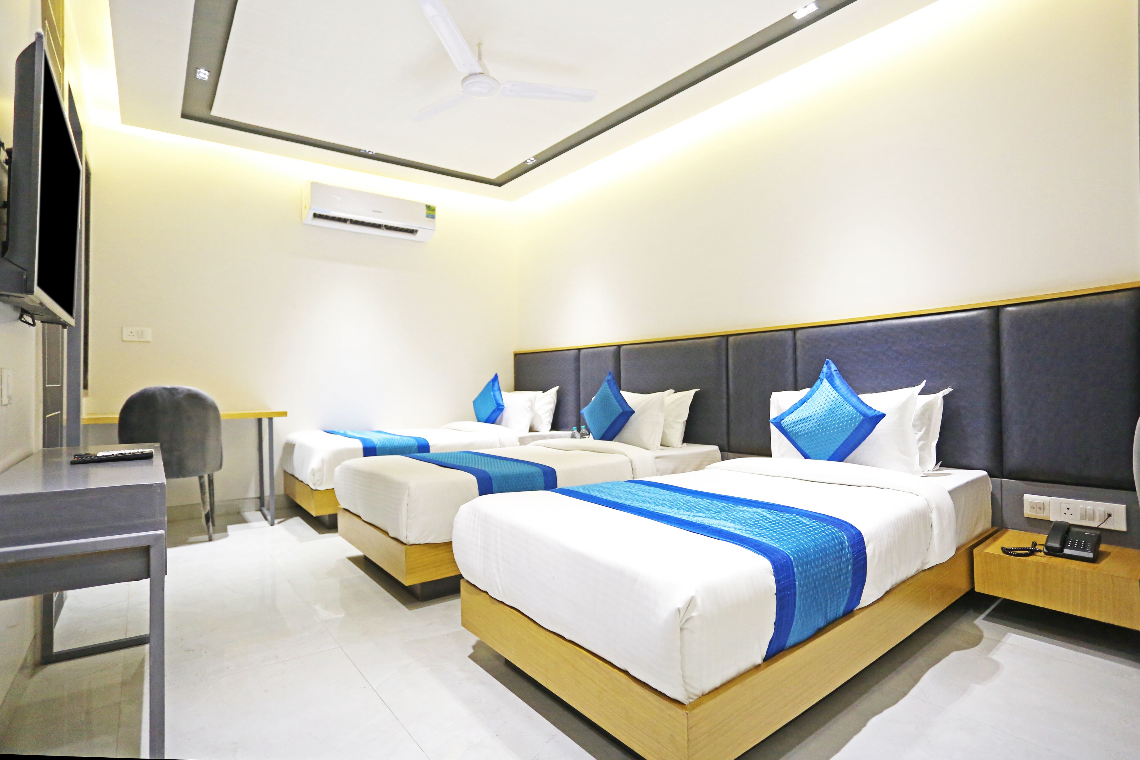 Hotel Applewood Delhi Airport