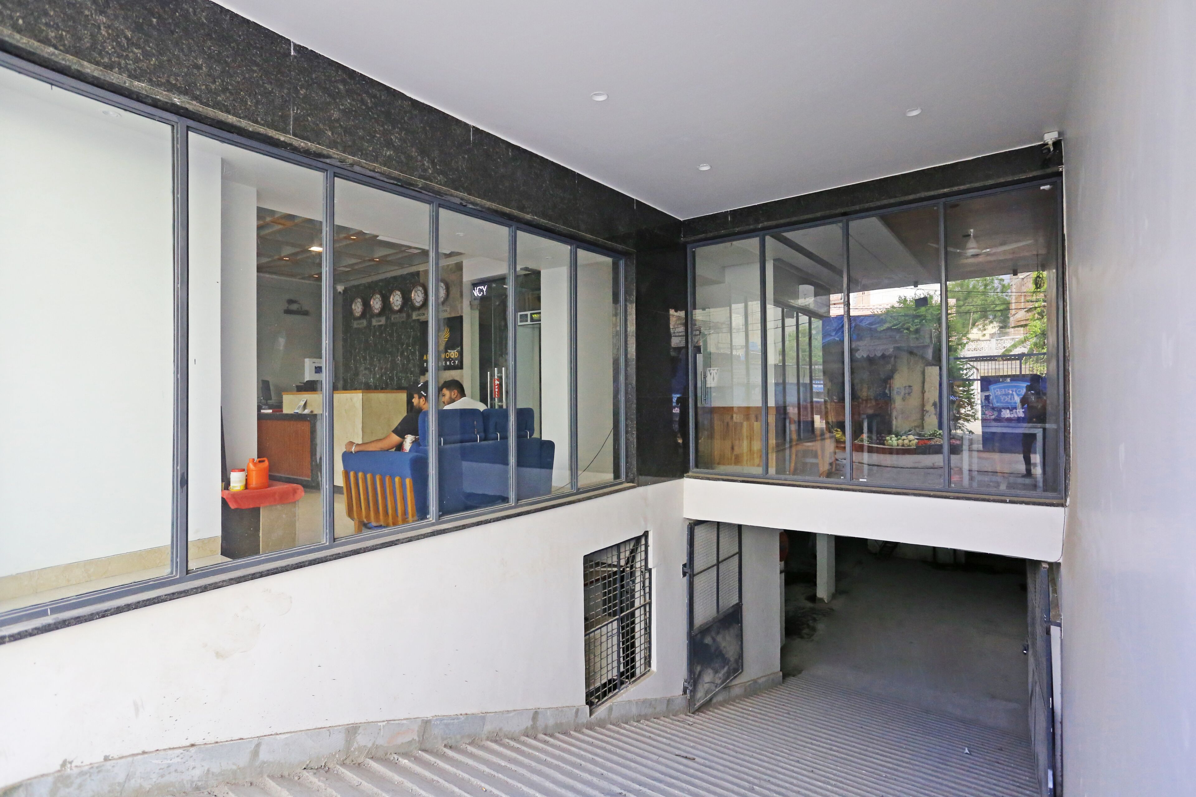 Hotel Applewood Delhi Airport