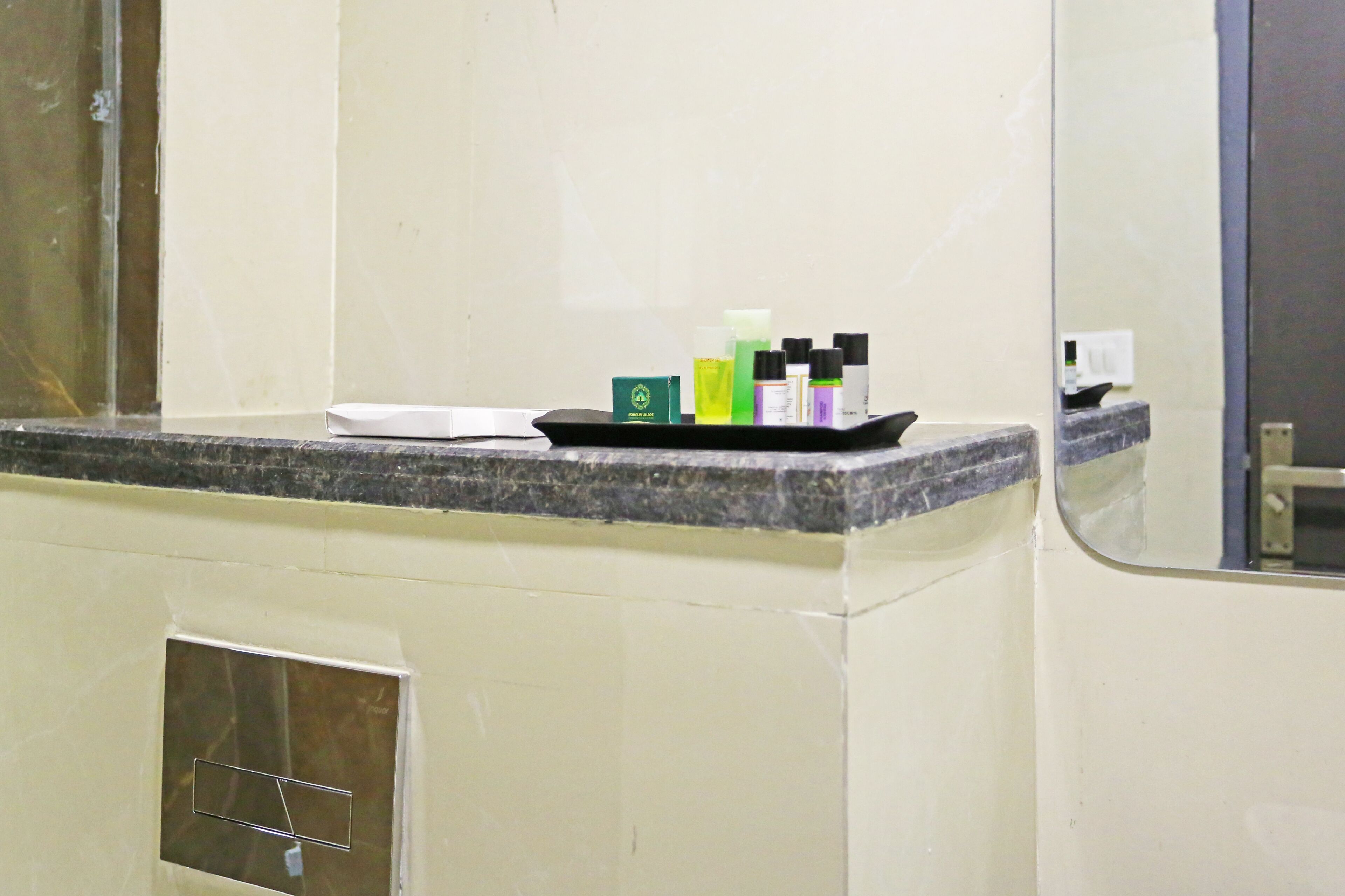 Hotel Applewood Delhi Airport