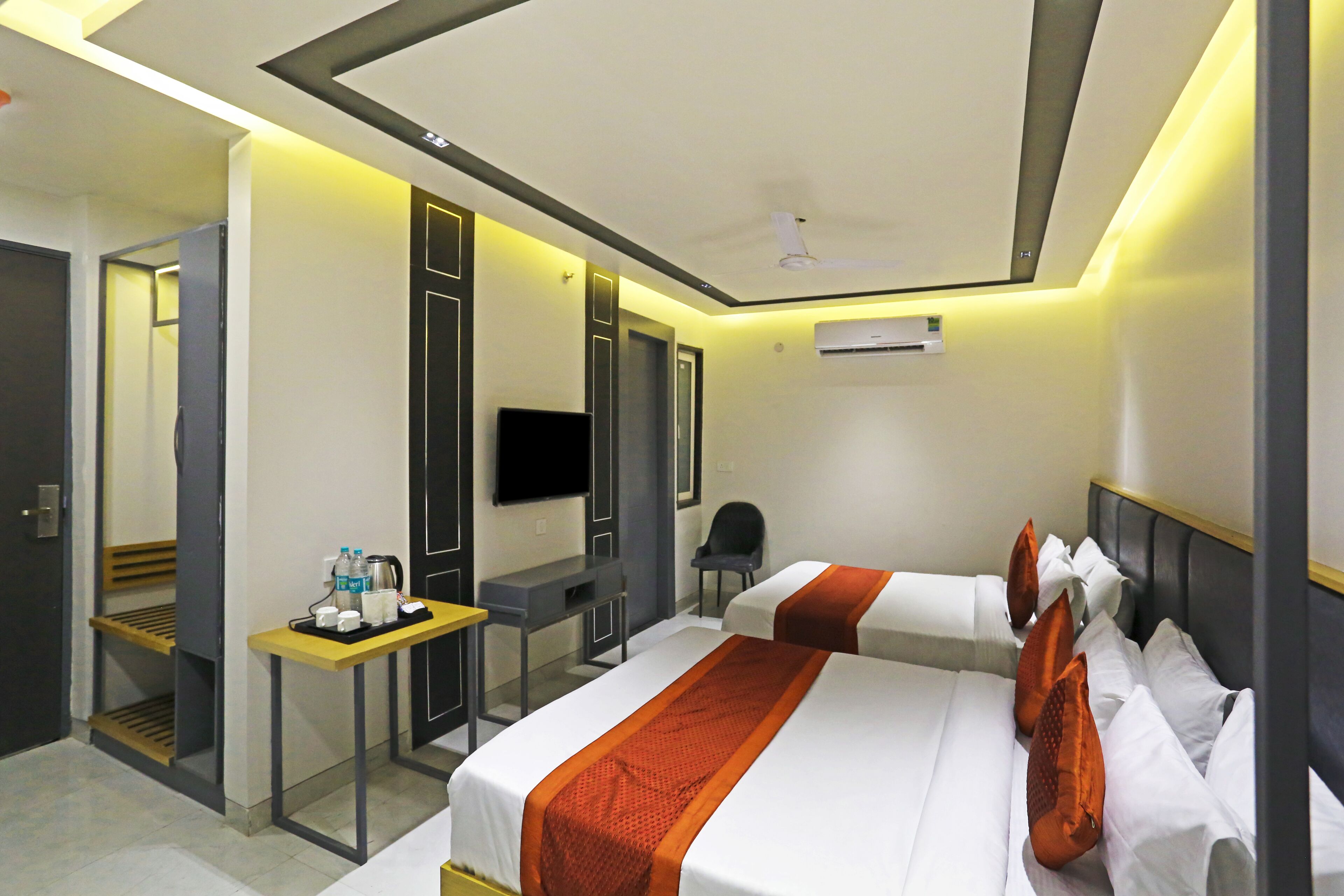 Hotel Applewood Delhi Airport