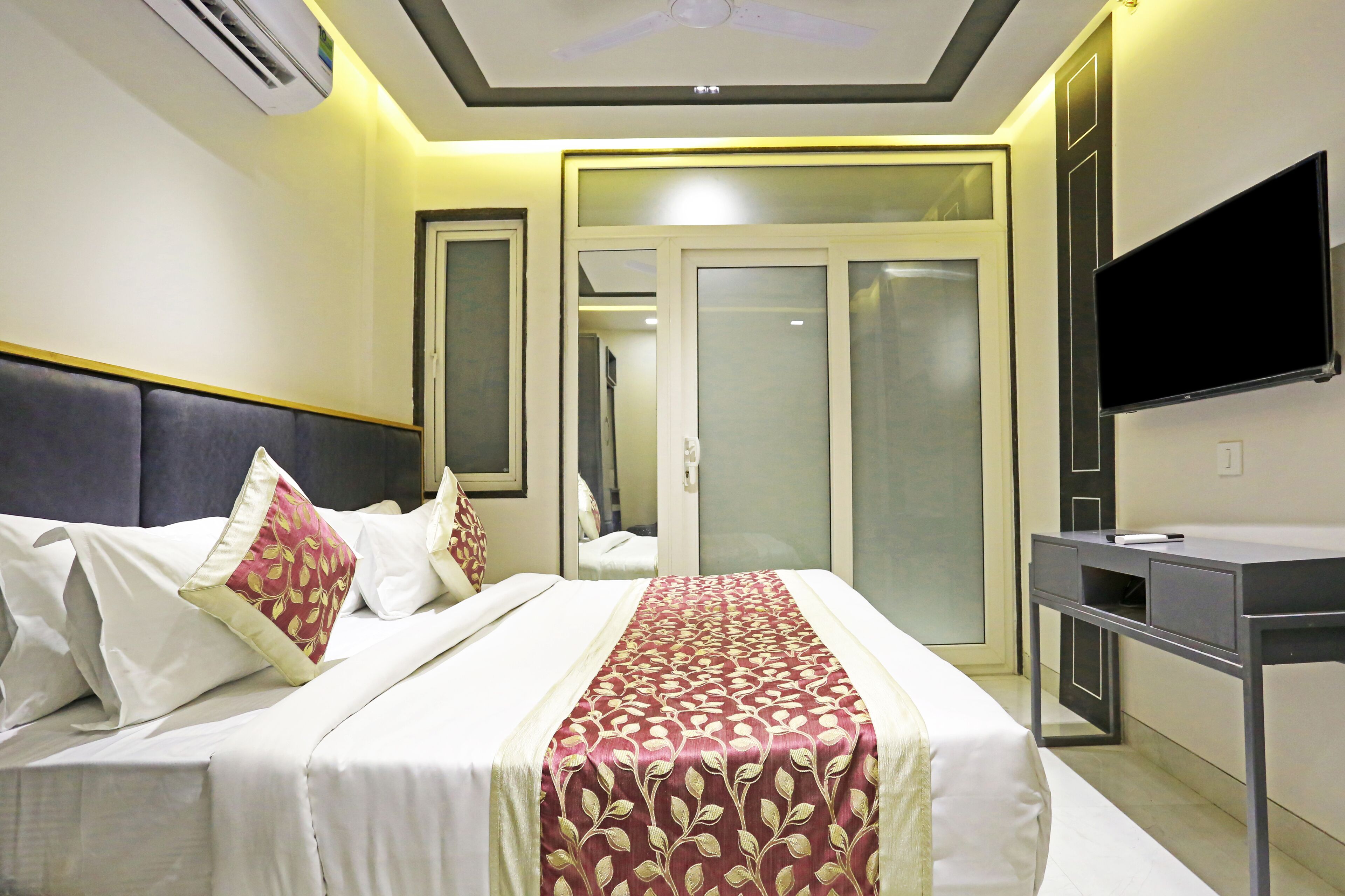 Hotel Applewood Delhi Airport