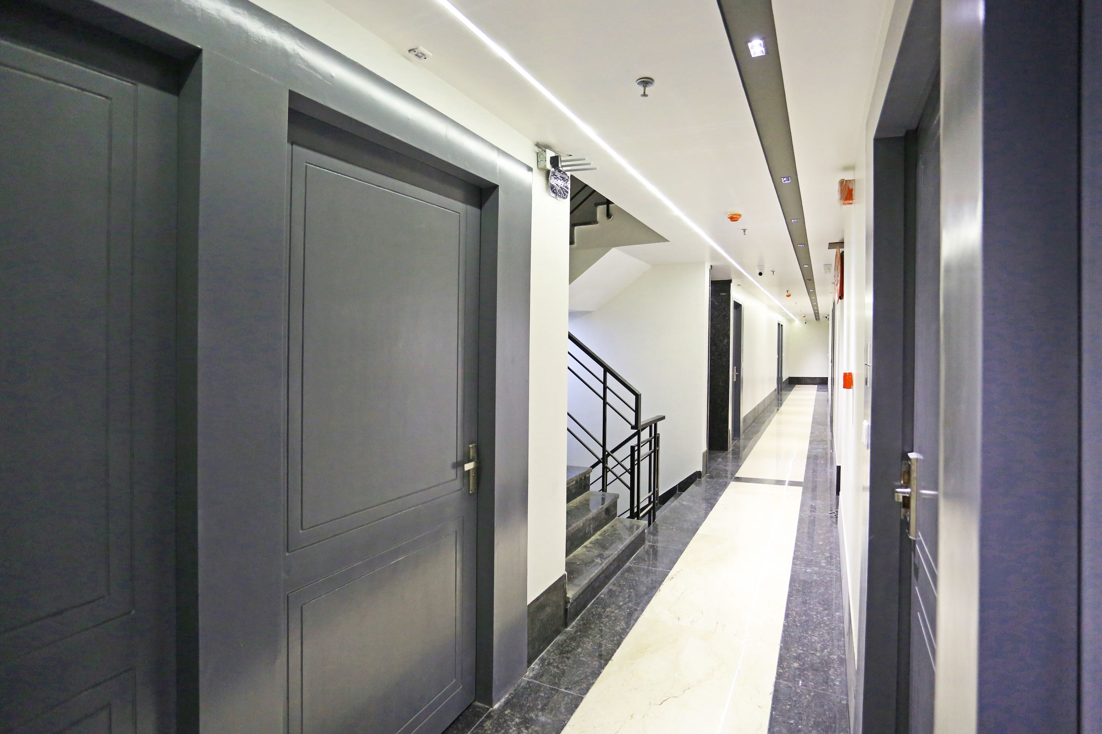 Hotel Applewood Delhi Airport
