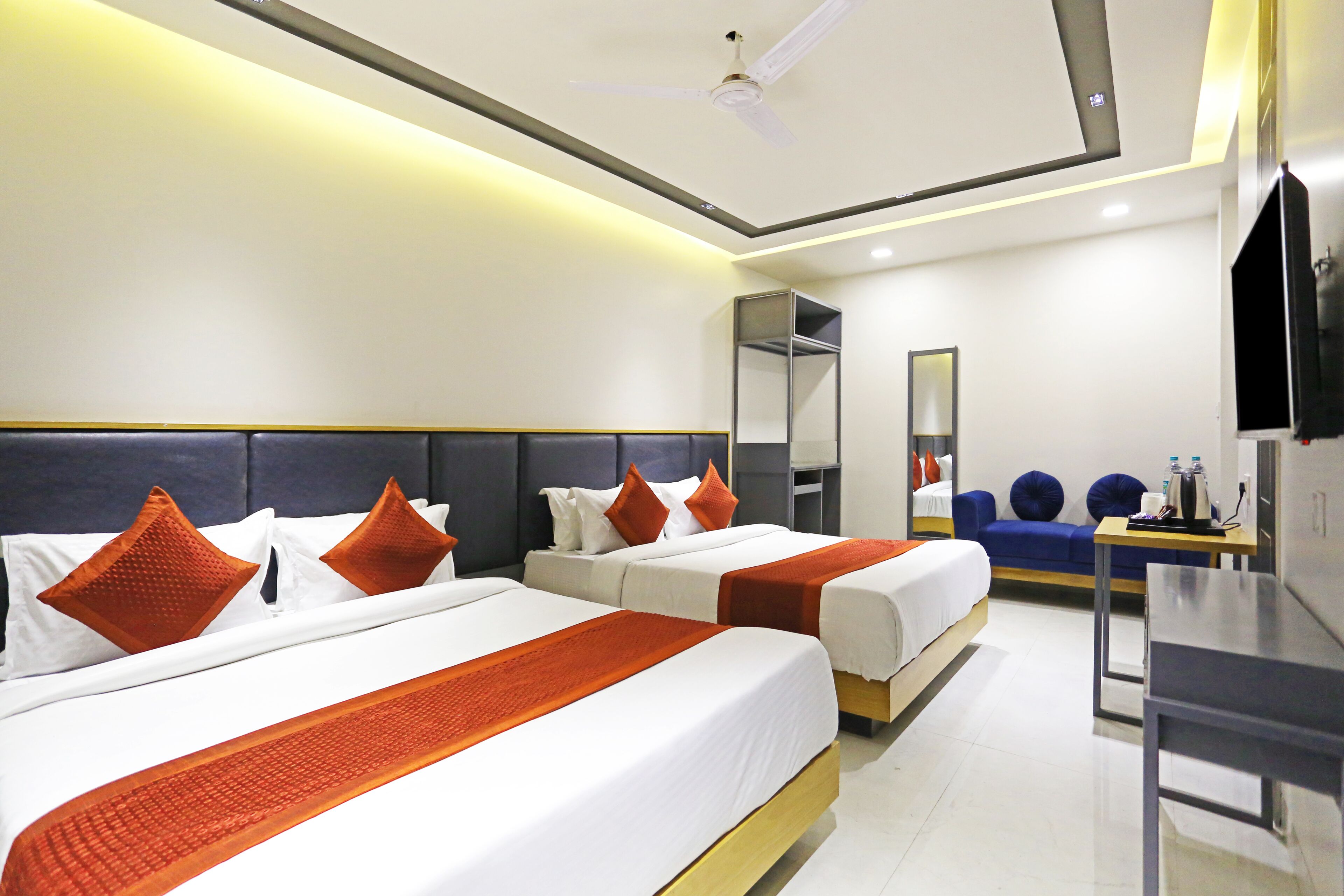 Hotel Applewood Delhi Airport