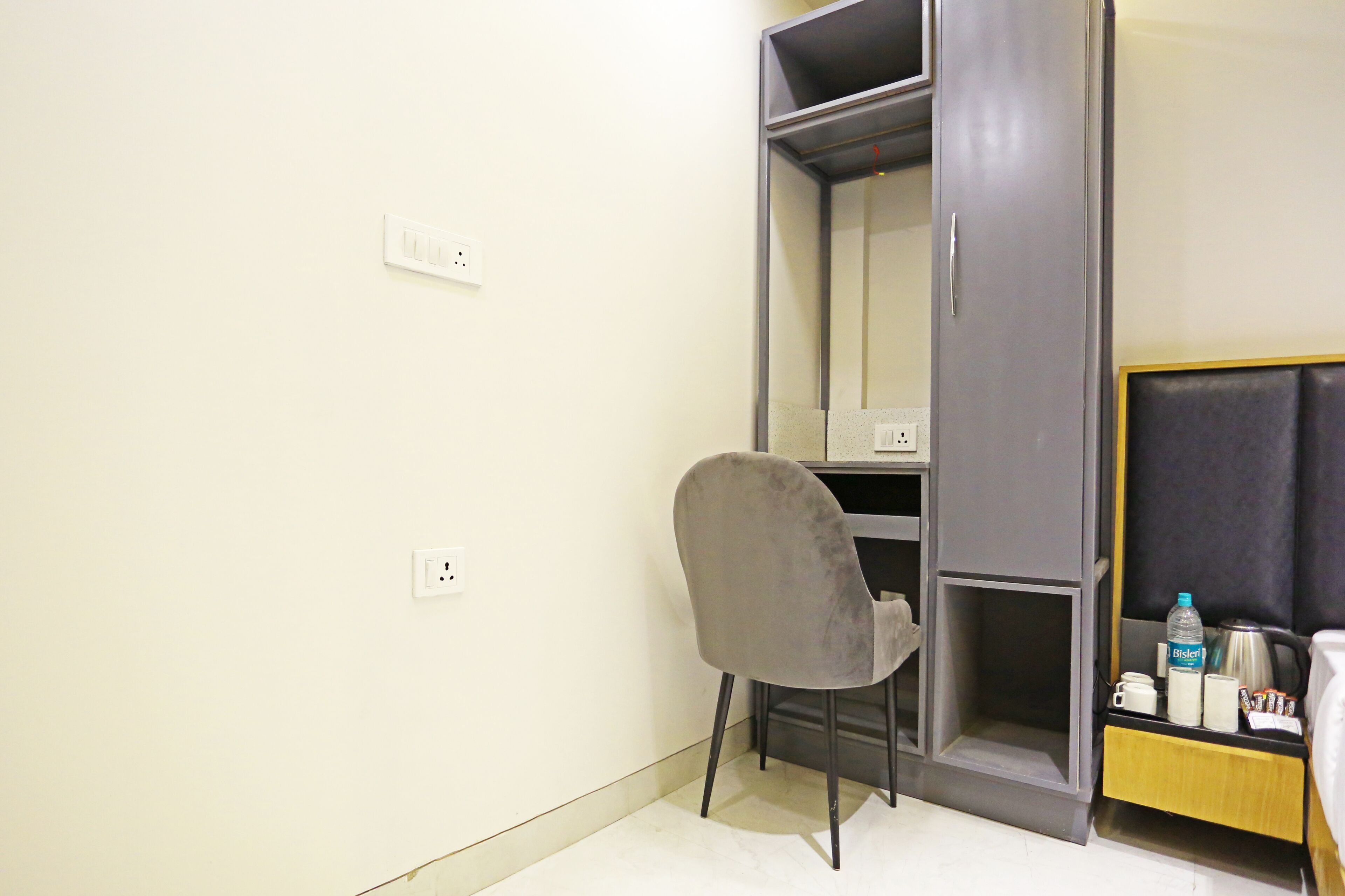 Hotel Applewood Delhi Airport