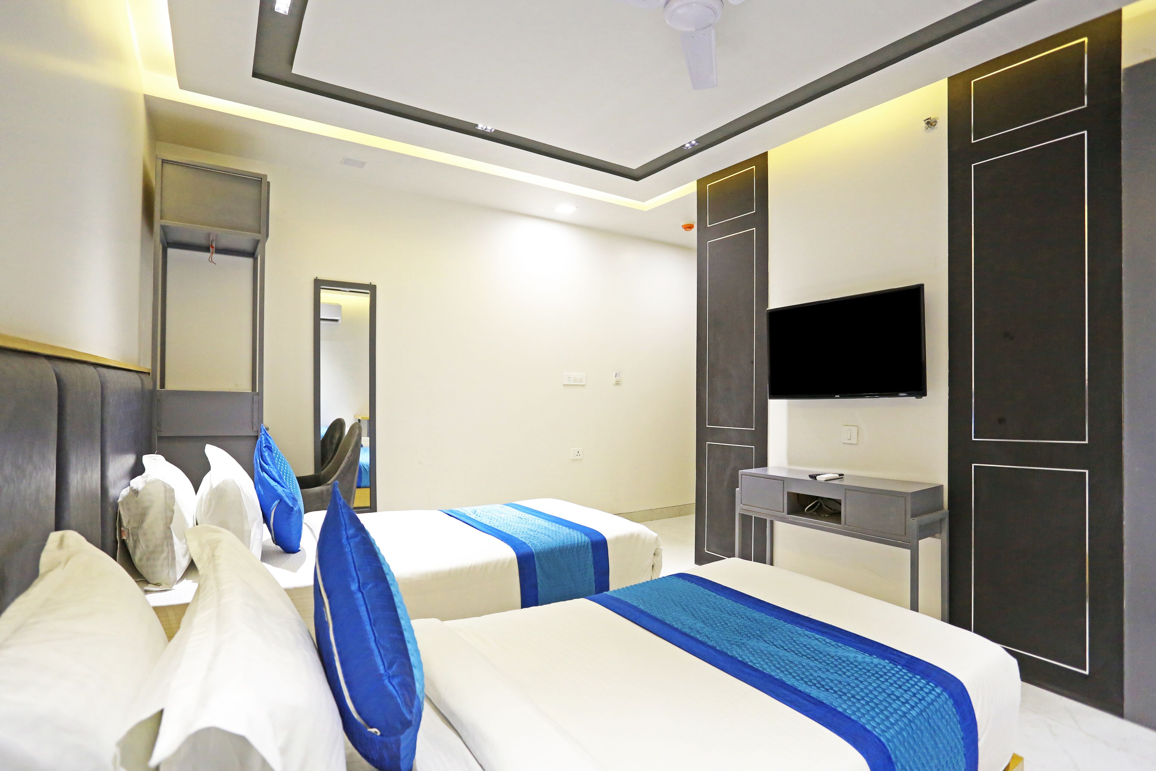 Hotel Applewood Delhi Airport