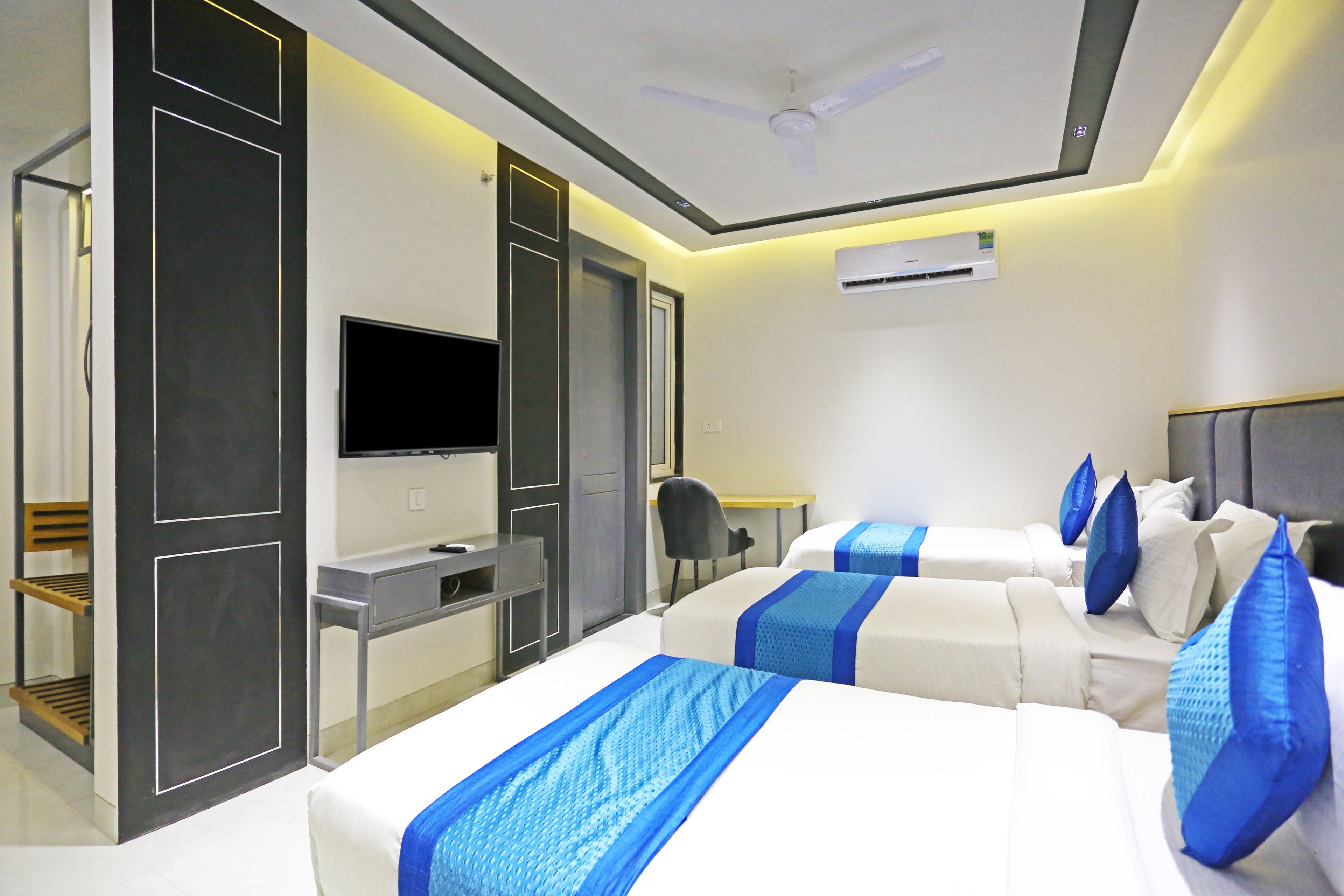 Hotel Applewood Delhi Airport