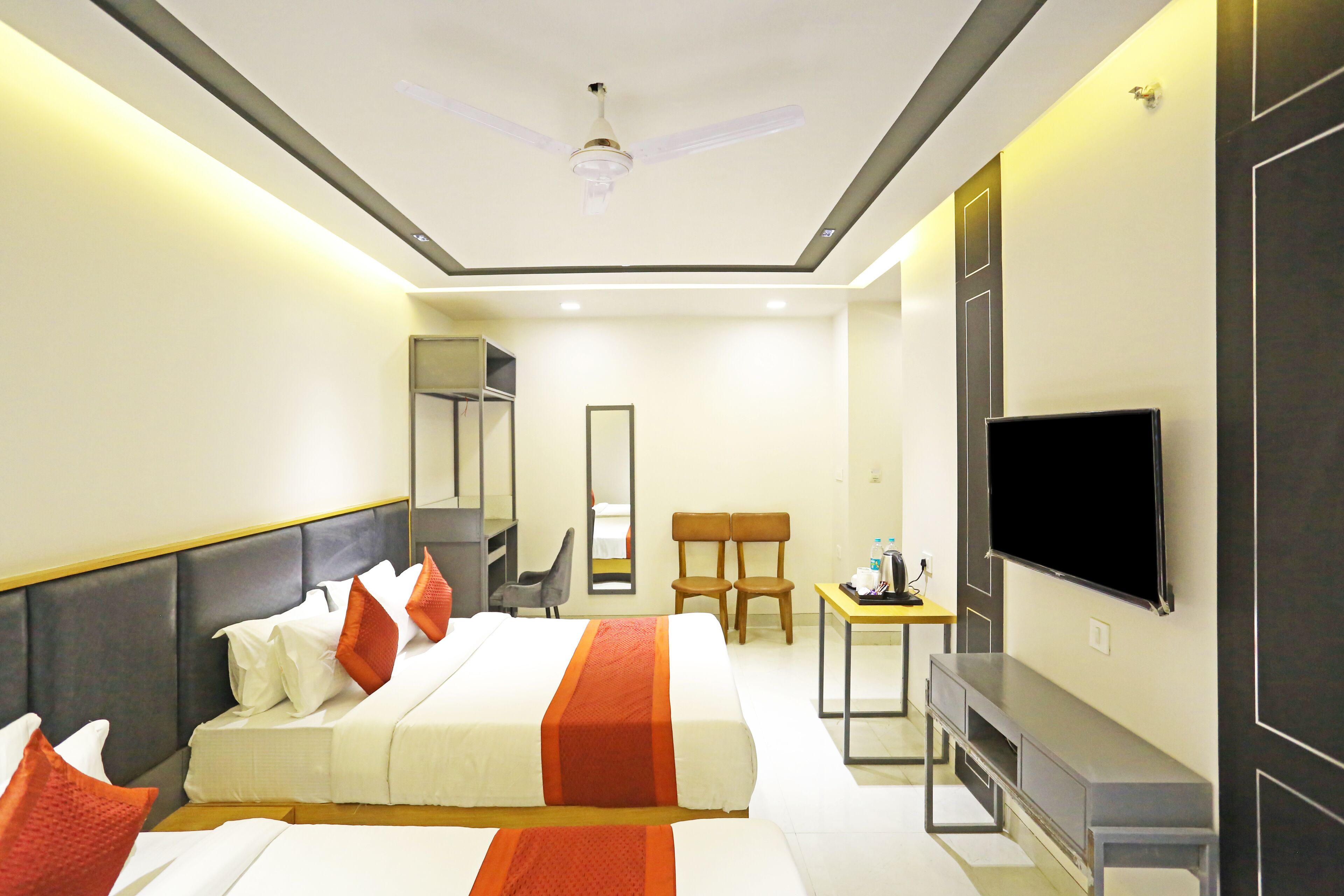 Hotel Applewood Delhi Airport