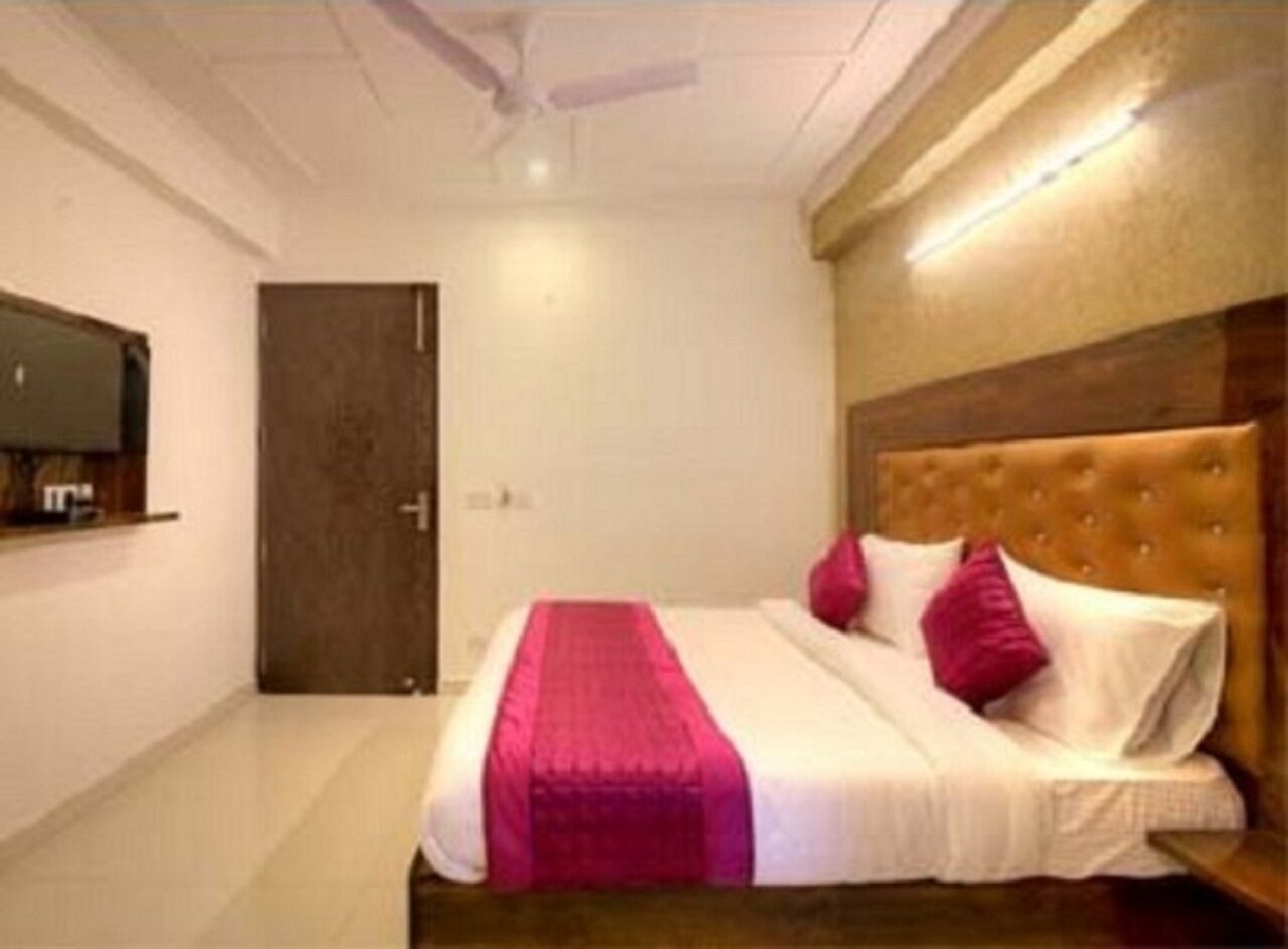 Hotel Ark Avalon- Near Delhi Airport