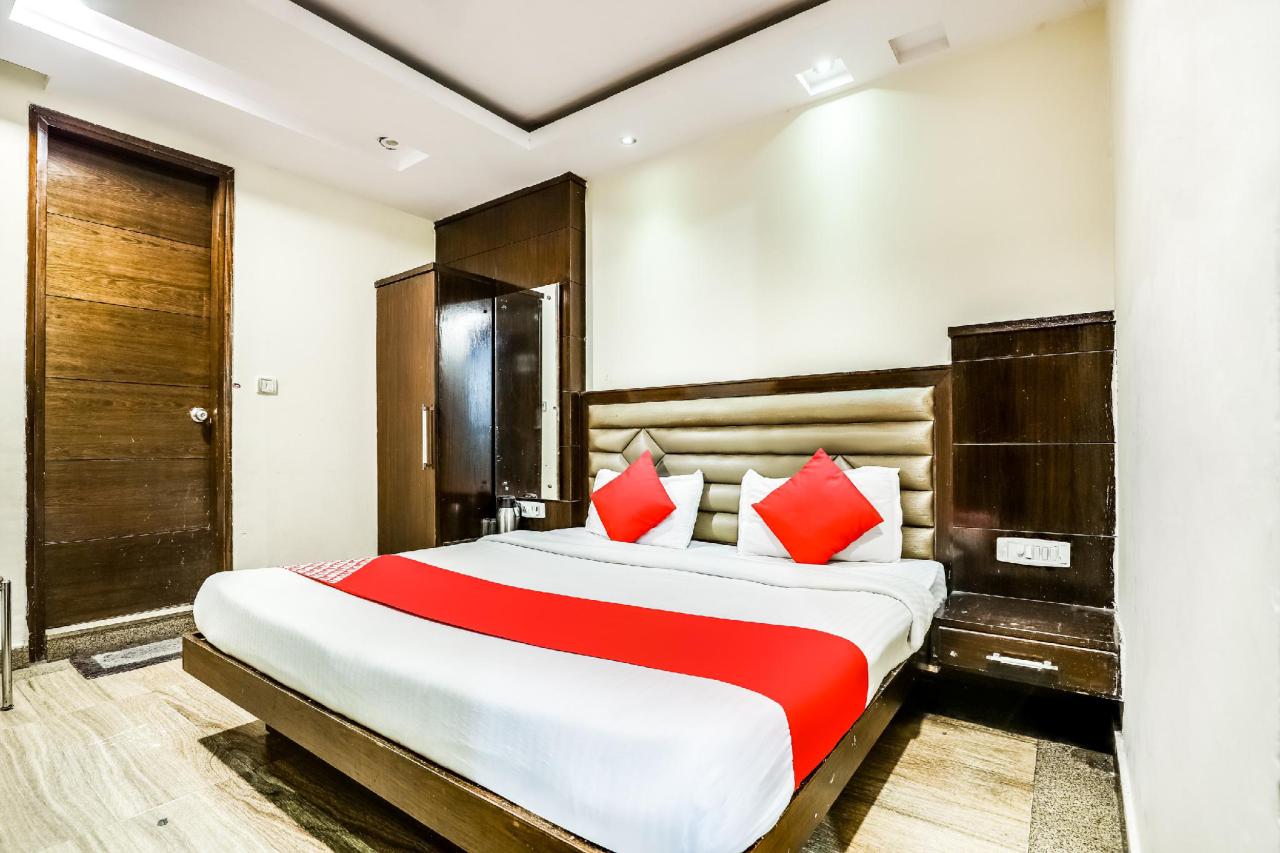 Hotel Chander Palace by OYO Rooms