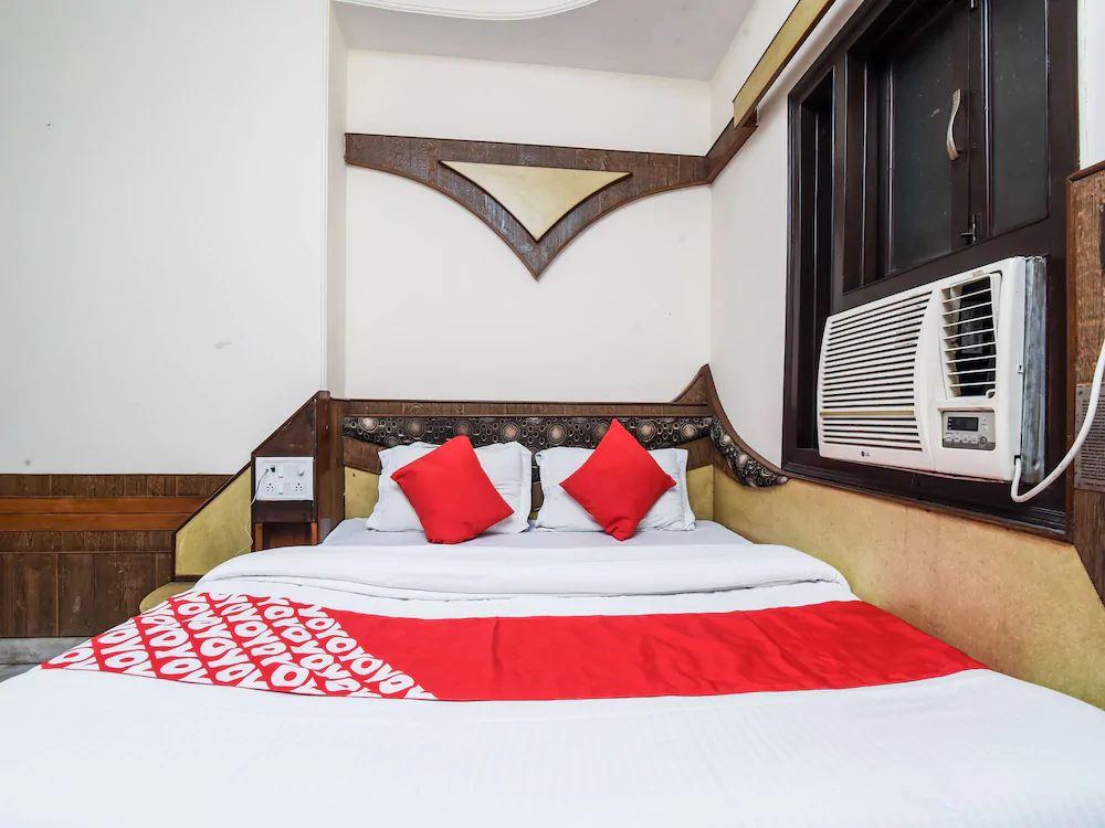Hotel Cottage Crown Plaza By OYO Rooms