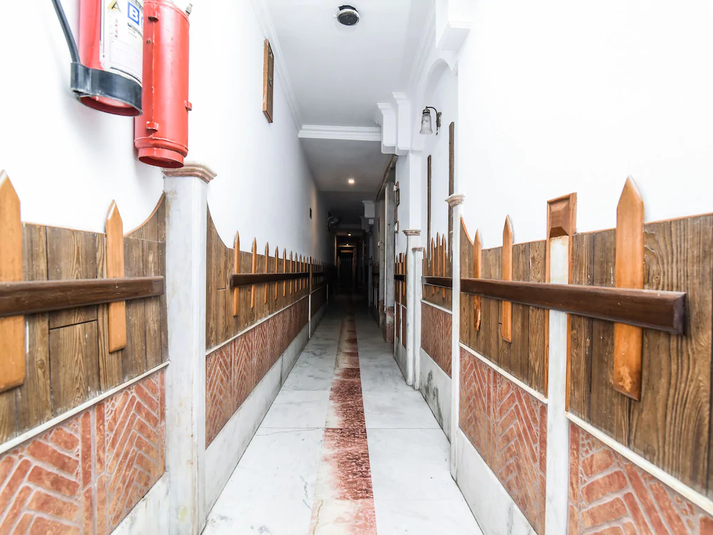 Hotel Cottage Crown Plaza By OYO Rooms
