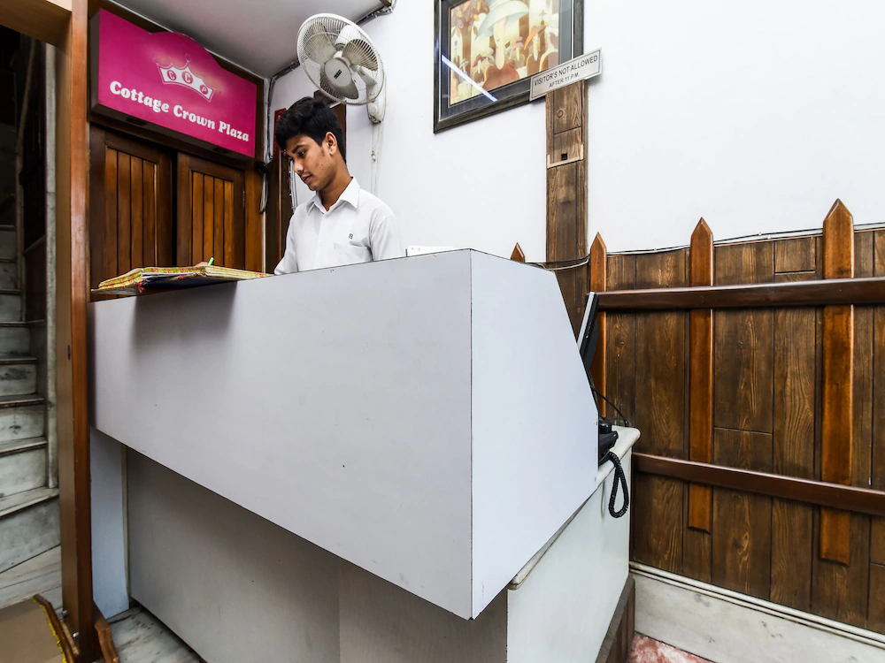 Hotel Cottage Crown Plaza By OYO Rooms
