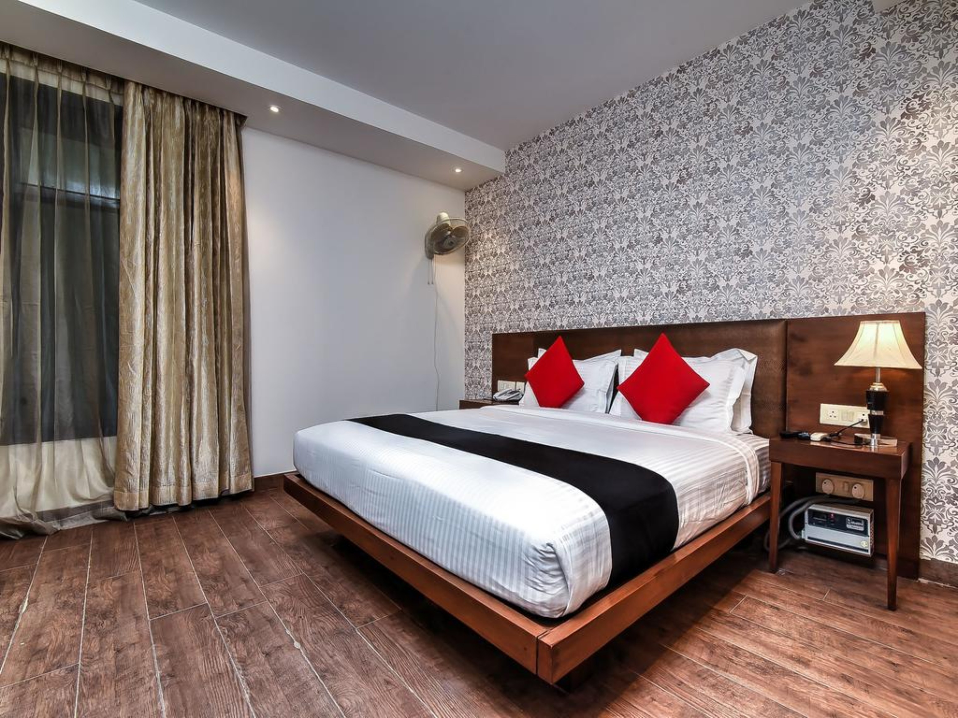 Hotel Crown Imperial