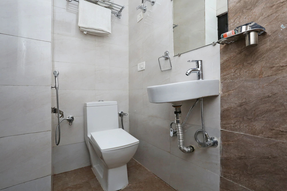 Hotel Diplomat Regency by OYO Rooms