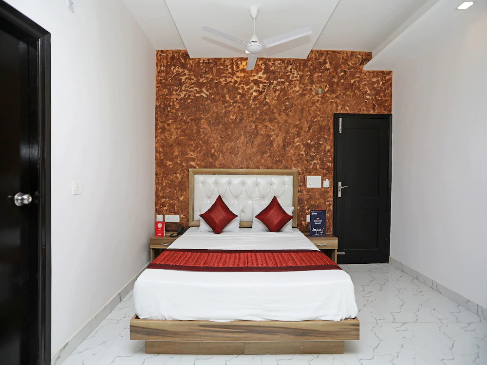 Hotel Diplomat Regency by OYO Rooms