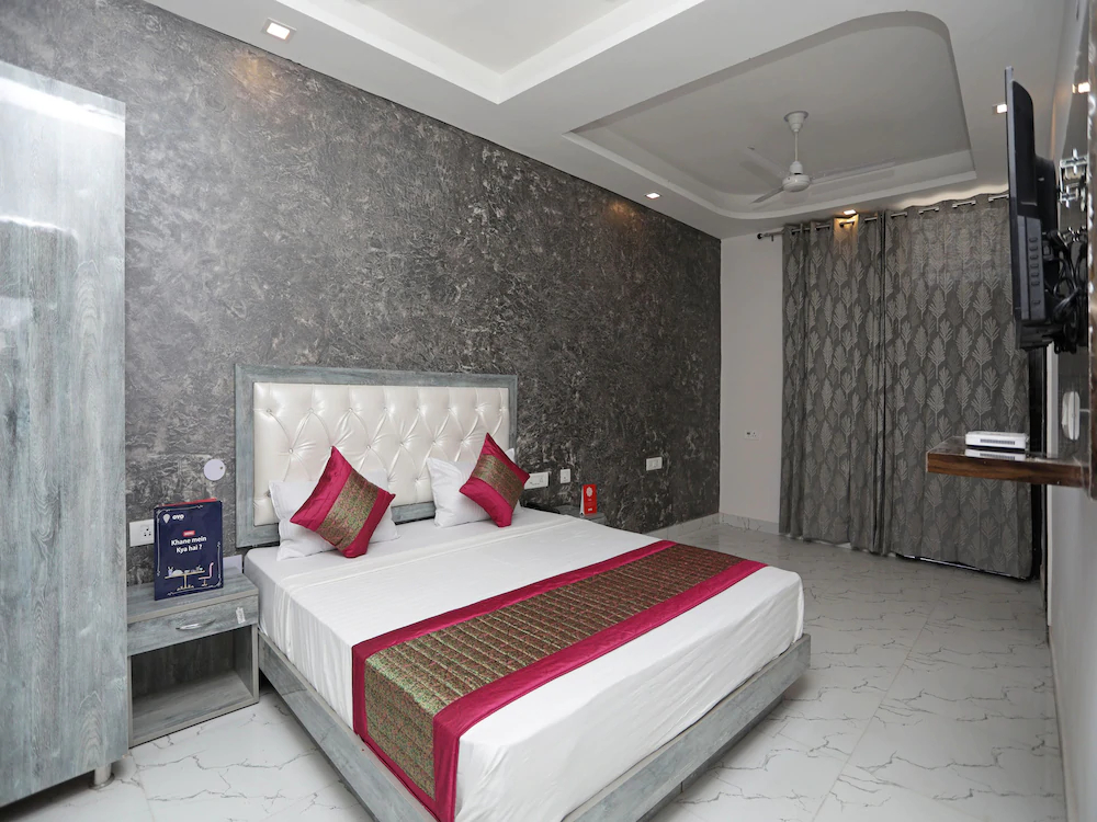 Hotel Diplomat Regency by OYO Rooms