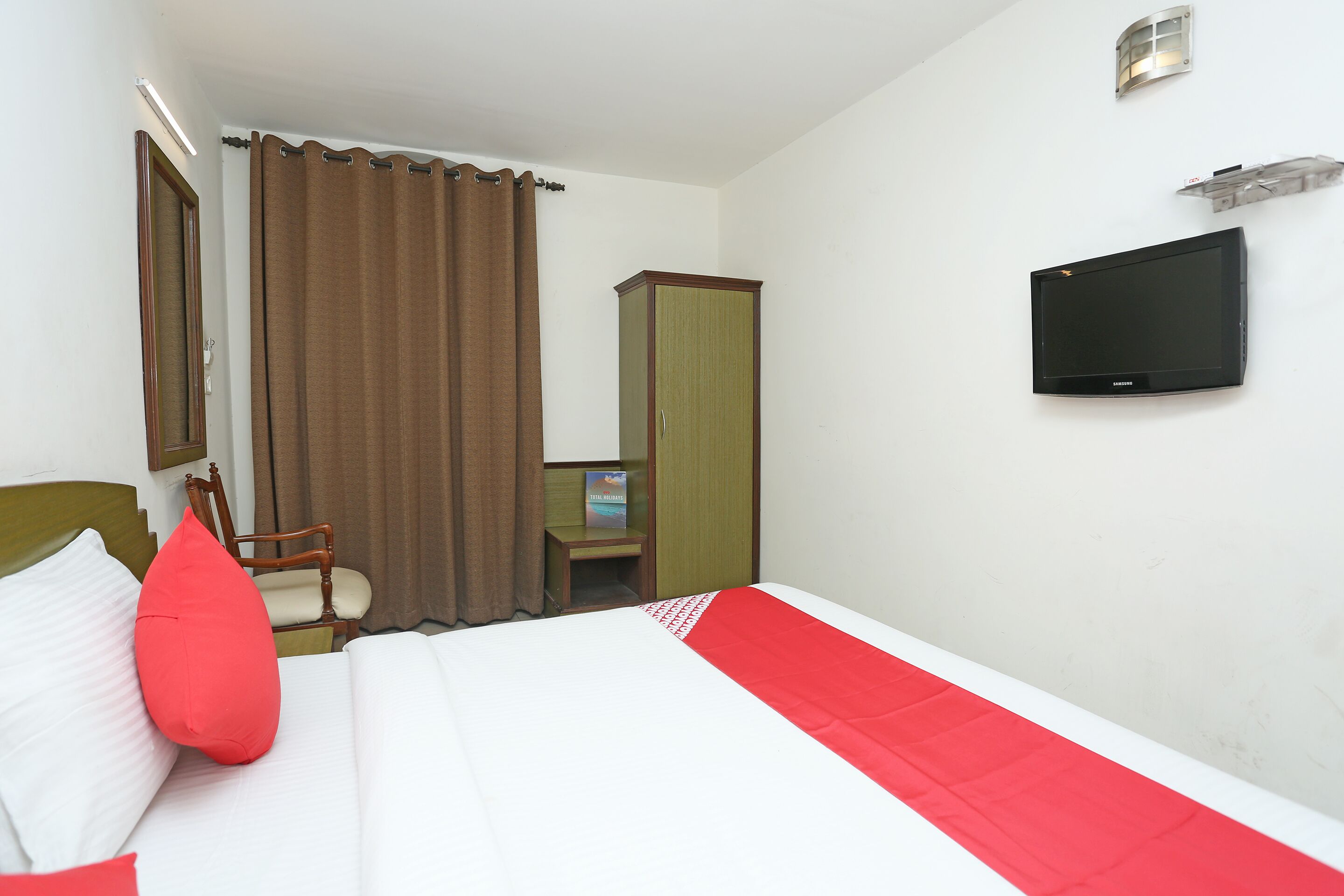 Hotel Green Castle by OYO Rooms