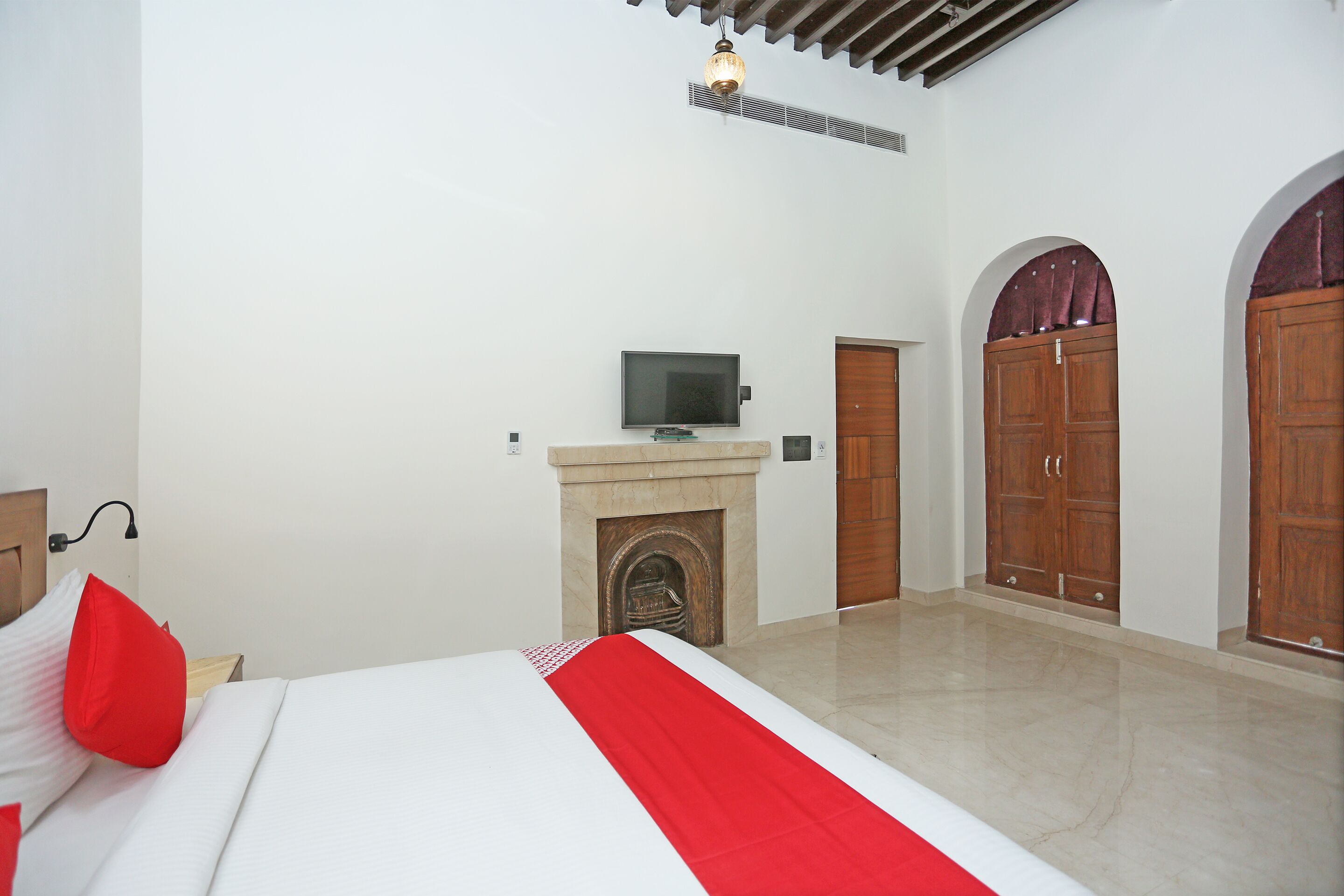 Hotel Green Castle by OYO Rooms