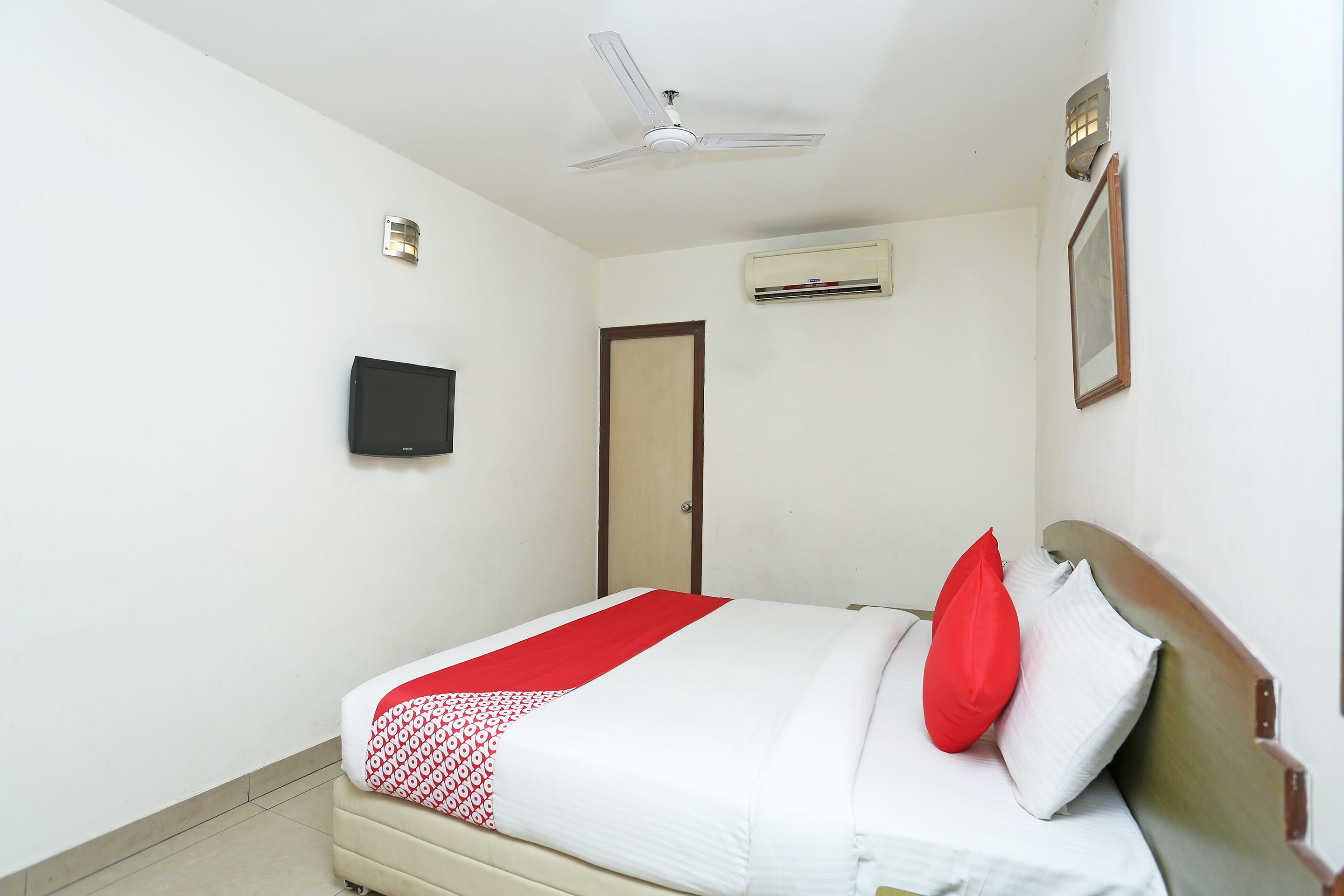 Hotel Green Castle by OYO Rooms