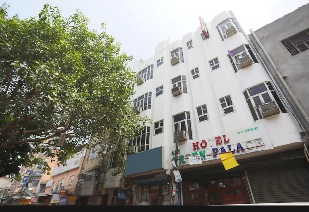 Hotel Green Palace By ADB Rooms