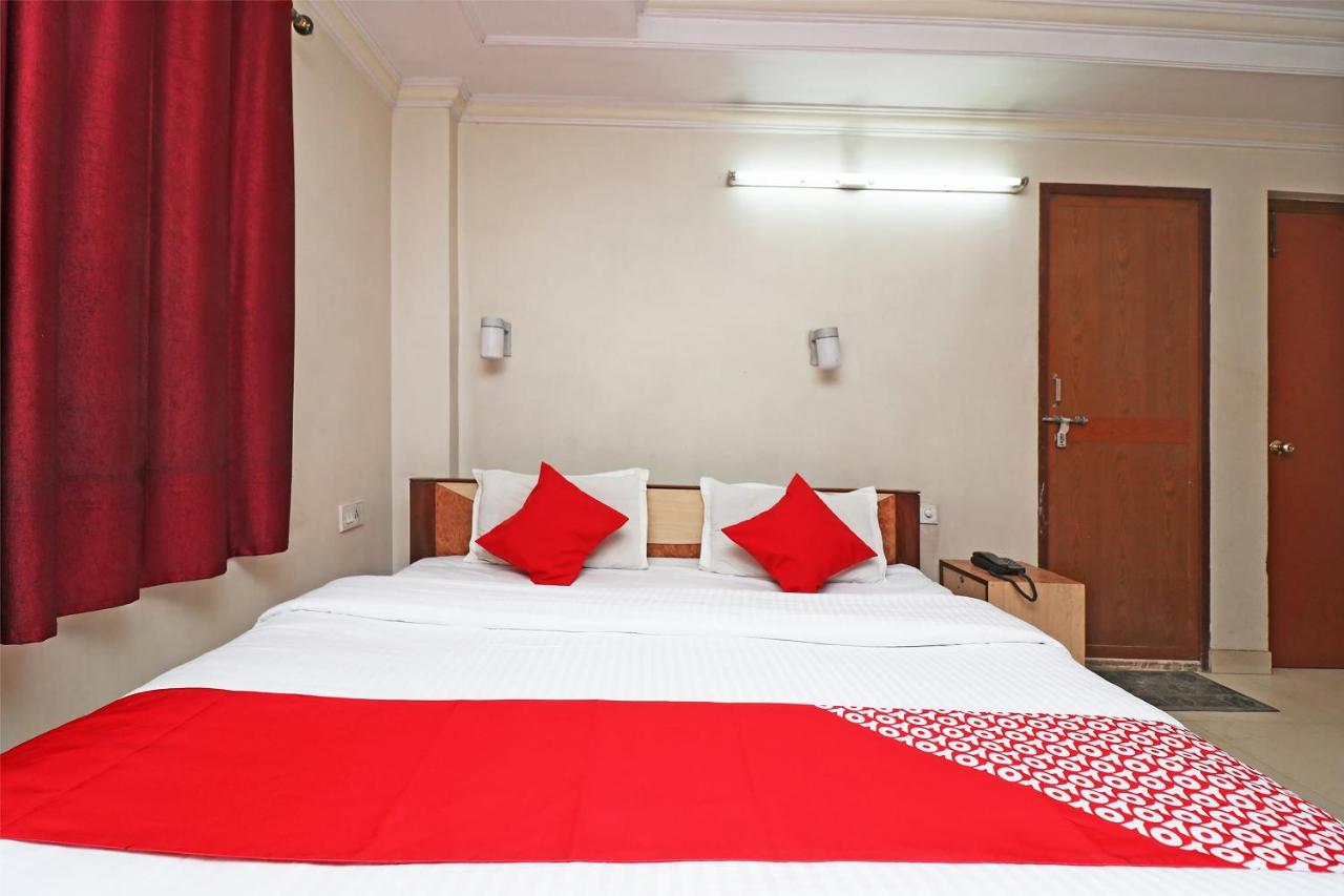 Hotel Hukum Palace by OYO Rooms