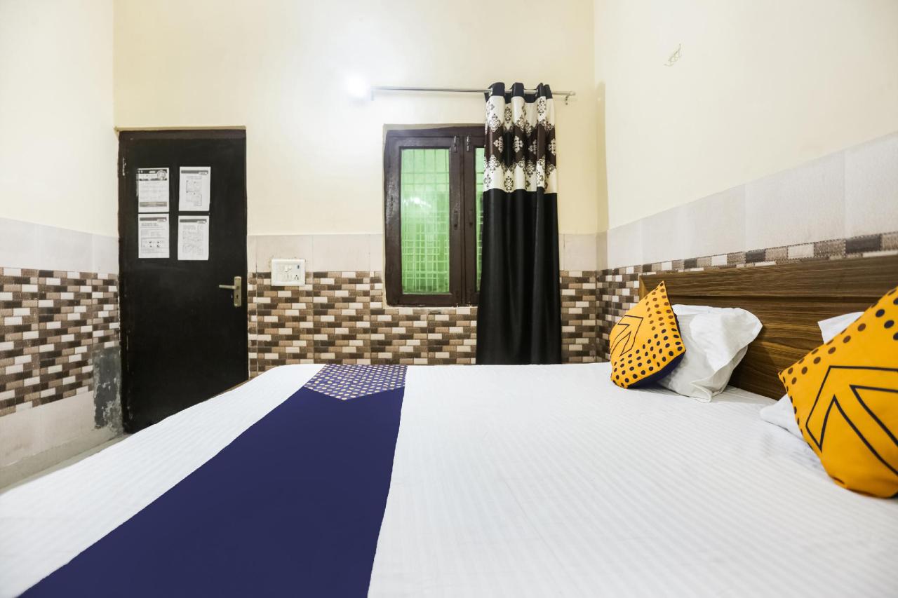 OYO Flagship Kashvi Palace Near Usmaanpur 1st pusta