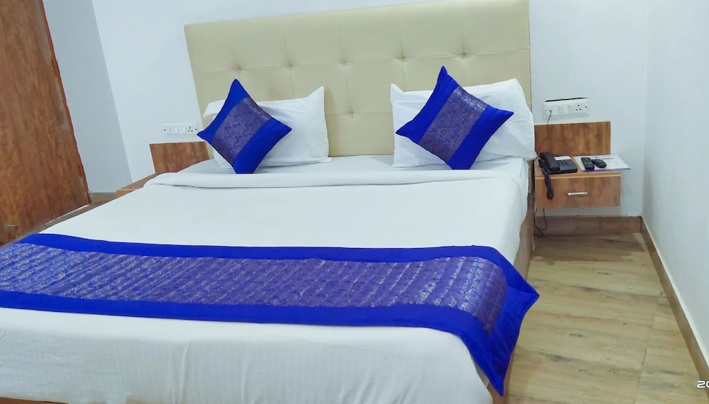Hotel LA Pearl Inn