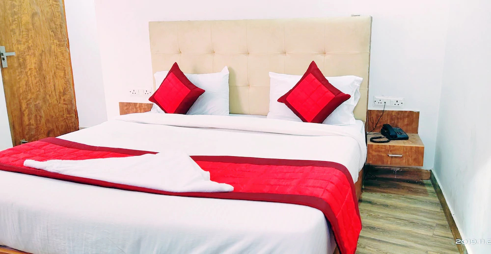 Hotel LA Pearl Inn
