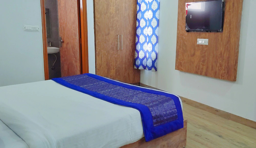 Hotel LA Pearl Inn
