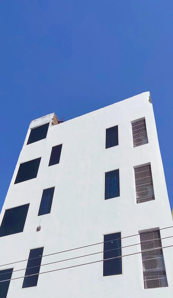 Hotel LA Pearl Inn