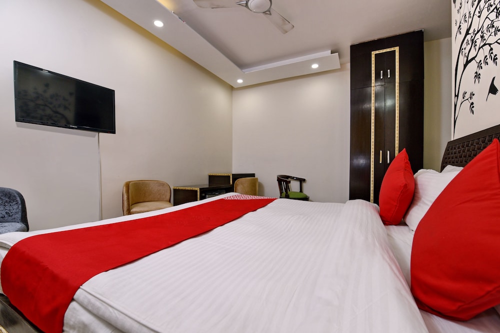 Hotel Manzil by OYO Rooms