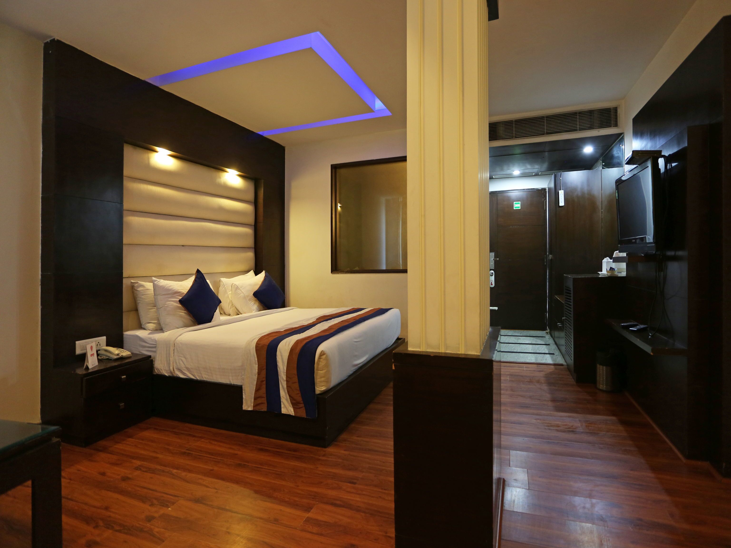 Hotel Mint Park Blue by OYO